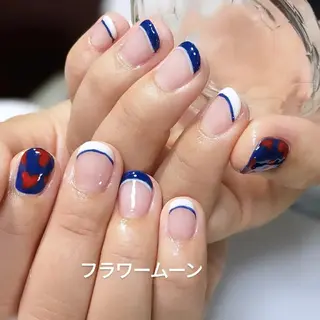 ネイル フラワー ムーンのネイルデザイン