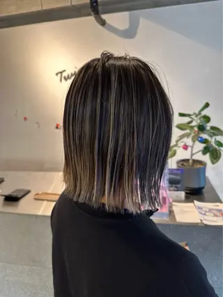 ミディアム カラー 永嶋 芽衣のヘアスタイル