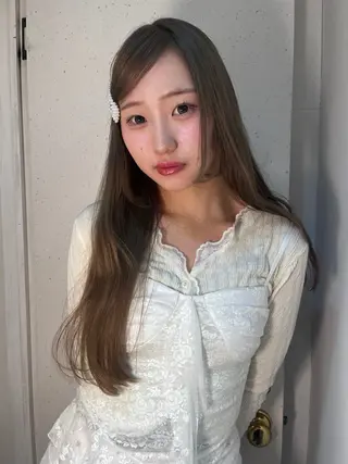 セミロング カラー ness 一花のヘアスタイル