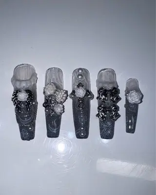 ネイル NOLIMIT.OSAKA所属・NOLIMIT shihoのネイルデザイン