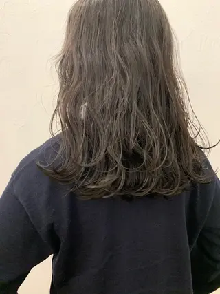 ミディアム カラー マツエク・マツパ ハイトーン&暗髪🔥 表参道二刀流マエダのヘアスタイル