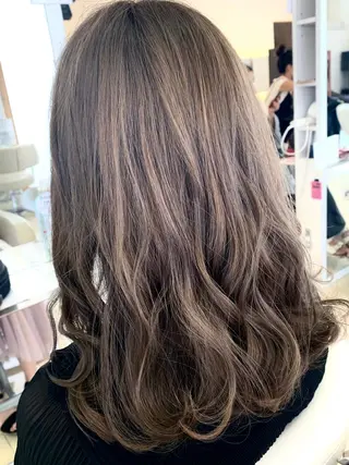 ミディアム 田中 美有のヘアスタイル