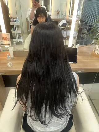 セミロング カラー ハイトーン/パーソナ ルカラー診断・ユキノのヘアスタイル