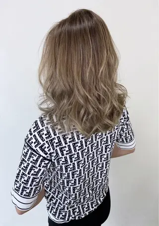 ロング カラー vifkrone所属・心斎橋ダブルカラー ⭐️カラー タカヤマのヘアスタイル