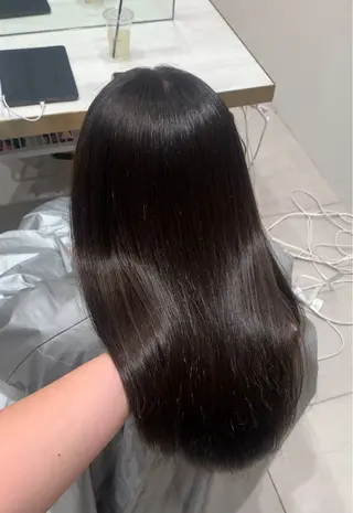 ロング 内田 志乃のヘアスタイル