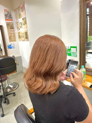 ミディアム カラー まろやかなベージュ 小池春樹のヘアスタイル