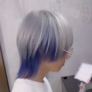 ショート ブームボックス所属・メンズハイトーン 佐藤智頼のヘアスタイル