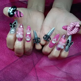 ネイル 金井 奈々のネイルデザイン