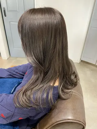 ロング カラー 安岡美咲✂︎ 艶カラー/髪質改善のヘアスタイル