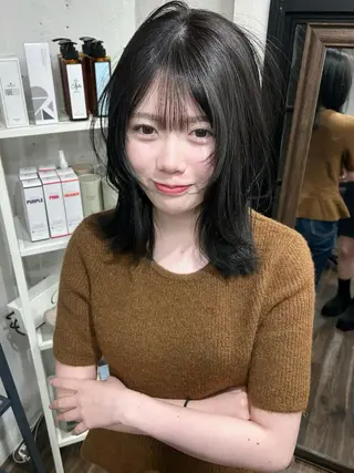 ミディアム カラー 似合わせカット/ 個性派🩶LANAのヘアスタイル
