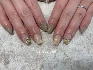 ネイル bellevy所属・藤原 はずきのネイルデザイン
