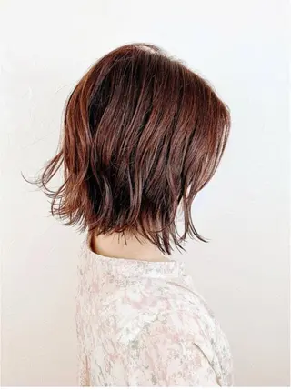 ミディアム トモタニ ミオのヘアスタイル