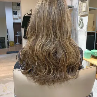 ロング カラー rewo所属・佐藤 慎哉のヘアスタイル