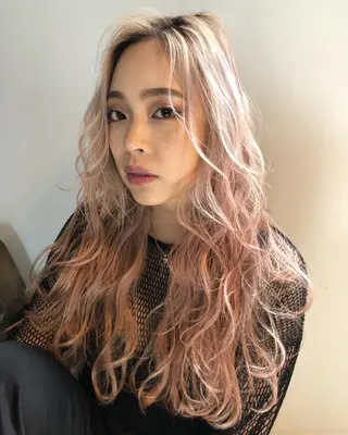 ロング みつゆ 表参道/原宿のヘアスタイル