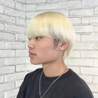 ショート カラー ハイトーンカラー シールエクステのヘアスタイル