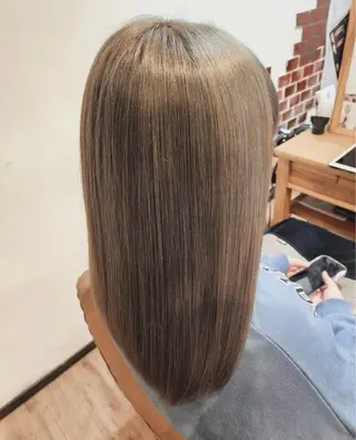 カラー 梶 瑞希のヘアスタイル