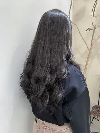 ロング カラー 塩谷 雪花のヘアスタイル