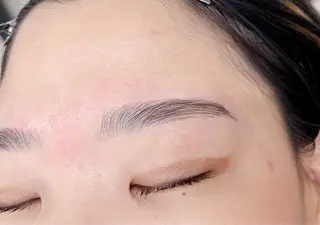 アイブロウ Becky Lash まきののマツエク・マツパデザイン