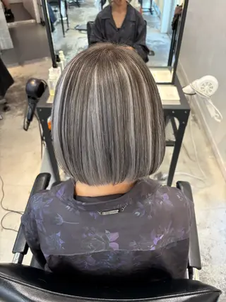 ロング カラー HIKARI🐈‍⬛ ハイトーン×デザインのヘアスタイル