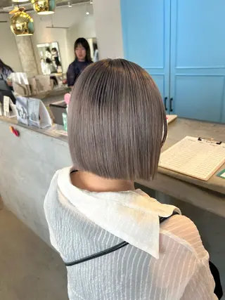 ショート カラー AVANCE.なかもず所属・砂野 真璃奈のヘアスタイル