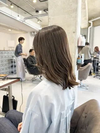 セミロング カラー カイリ /レイヤーカットのヘアスタイル