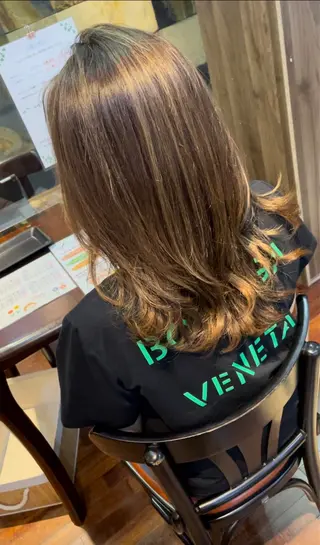 セミロング カラー 福見 美保のヘアスタイル