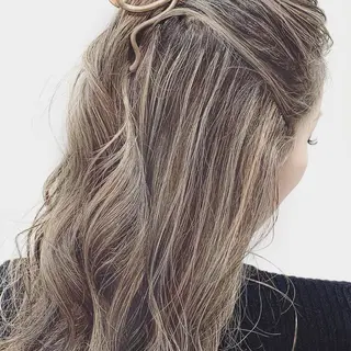 ロング カラー パーマ ヘアアレンジ アイブロウ モテ髪💛美髪矯正 ✨艶髪特化🫧山根のヘアスタイル