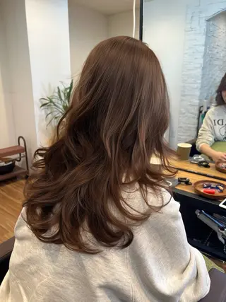 ロング マスダ ミウのヘアスタイル