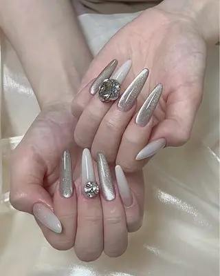 ネイル 🌈 Laule'aのネイルデザイン