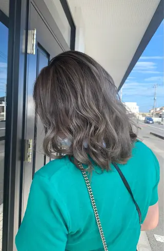 ミディアム カラー ハイトーン職人💗 松本輝美のヘアスタイル