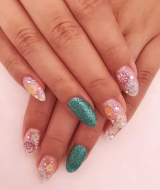 ネイル a yakaのネイルデザイン