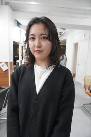 ミディアム パーマ レイヤー／似合わせ TAKUYAのヘアスタイル