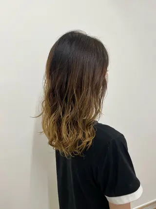 セミロング パーマ 濱地 美乃理のヘアスタイル
