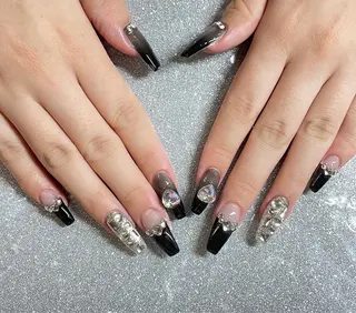 ネイル VIERU 🌈🎀💖のネイルデザイン