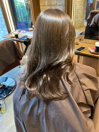 カラー 西 柚のヘアスタイル