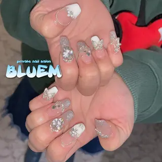 ネイル BLUEM なな🐶のネイルデザイン