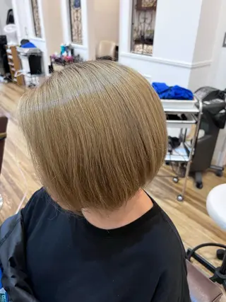 ショート カラー 🐰ハイトーンカラー 畠山　渡🐰のヘアスタイル