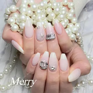 ネイル 🦋 Queenieのネイルデザイン