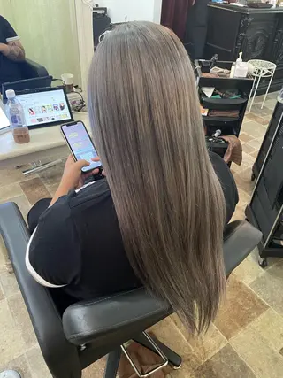 カラー アンフィーヘアー所属・amphihair 高橋祐也のヘアスタイル