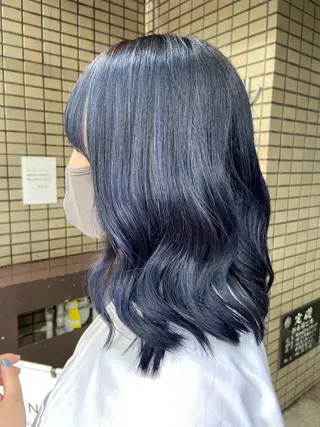 ミディアム カラー 石崎 真維のヘアスタイル