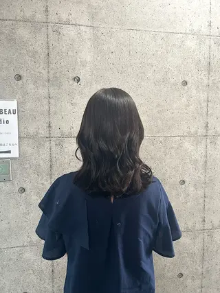 セミロング カラー リムヘアーズボウグループ所属・rim. reinaのヘアスタイル