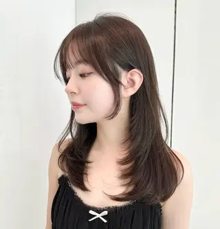 セミロング 吉川 陽菜のヘアスタイル