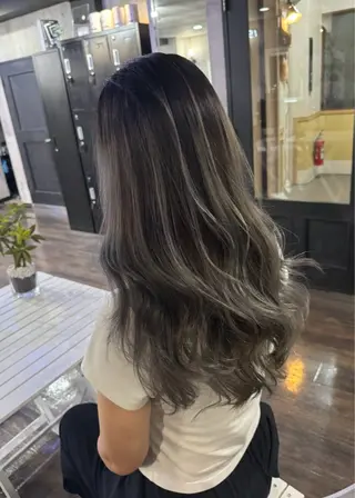 ロング XELVE所属・レイヤーカット特化 💜SARIのヘアスタイル