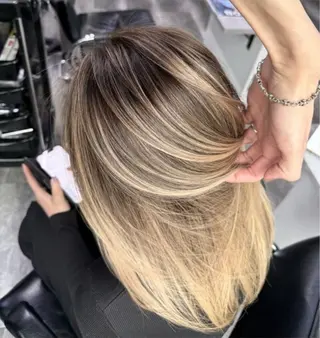 セミロング カラー Nao/ 大宮/外国人風カラーのヘアスタイル