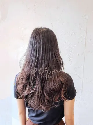 ロング パーマ 薄葉 美菜子のヘアスタイル