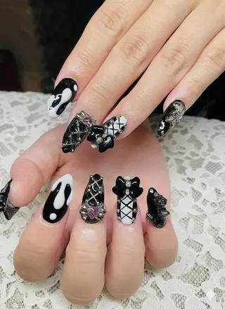 ネイル 24時間営業 UNABOMBAのネイルデザイン