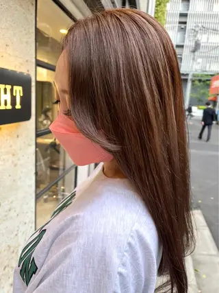 セミロング カラー ハイライトが 得意なニキです😊のヘアスタイル