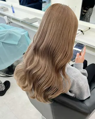 ロング カラー Parve  Mix 🫧梶川虹のヘアスタイル