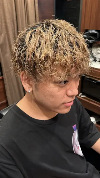 ミディアム パーマ メンズ ヒロ銀座　平井 海斗のヘアスタイル