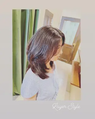 ミディアム ハイライト/インナー /ブリーチ/レイヤーのヘアスタイル
